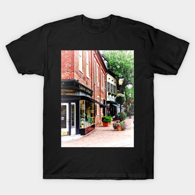 Annapolis MD - Along State Circle T-Shirt by SusanSavad